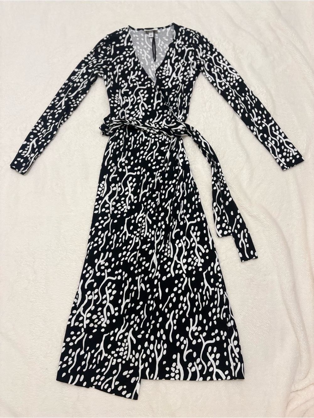 Diane Von Furstenberg Black and White Long-Sleeve Wrap Dress